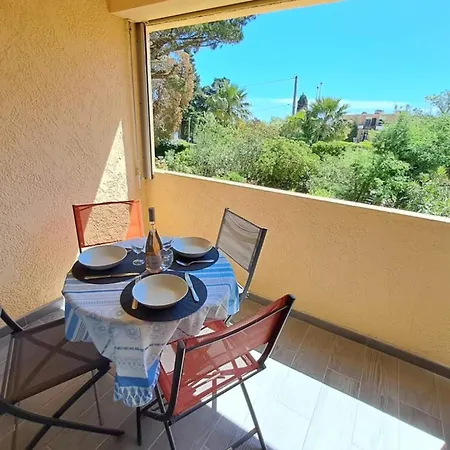 300 M From Saint-clair *